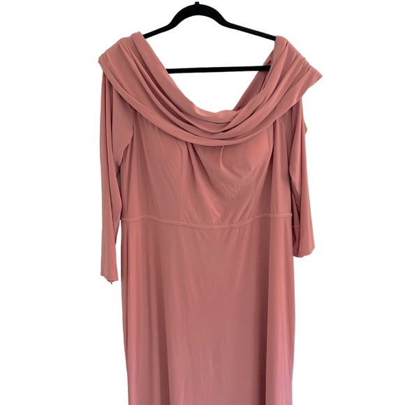 Mac Duggal DROP SHOULDER LONG SLEEVE COLUMN GOWN size 16 - Picture 9 of 12